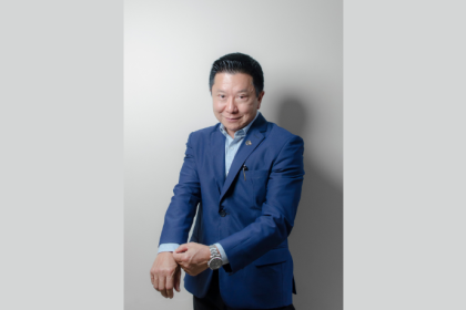 Milton Seigi Hayashi explica como a técnica castanãres eleva o olhar e rejuvenesce a expressão com naturalidade.