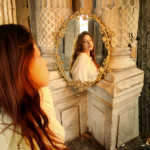 Cristiane Ruon dos Santos destaca como objetos antigos estão valorizando rápido e atraindo novos colecionadores.